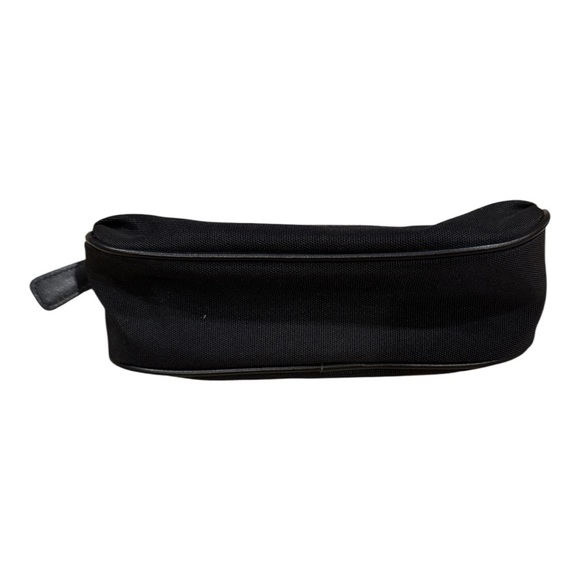 🧡 5 for $25 🧡 VICTORIAS SECRET Black Pouch with Gold Logo - Picture 2 of 3